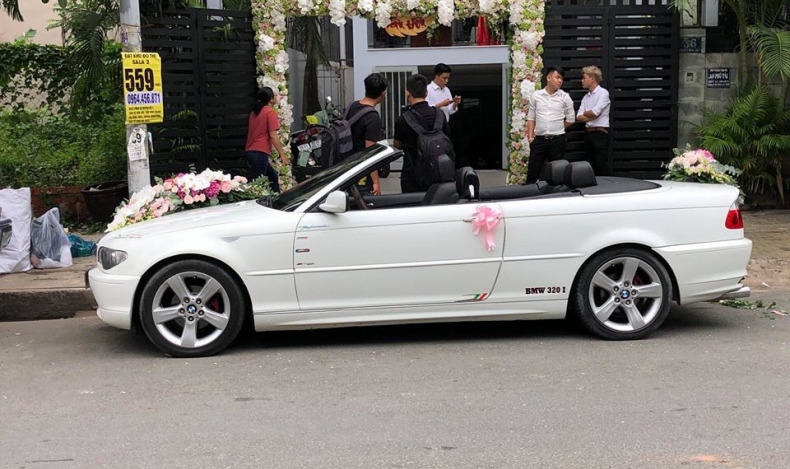 [Cty Thành Tài] Cho thuê xe hoa BMW 320 i mui trần